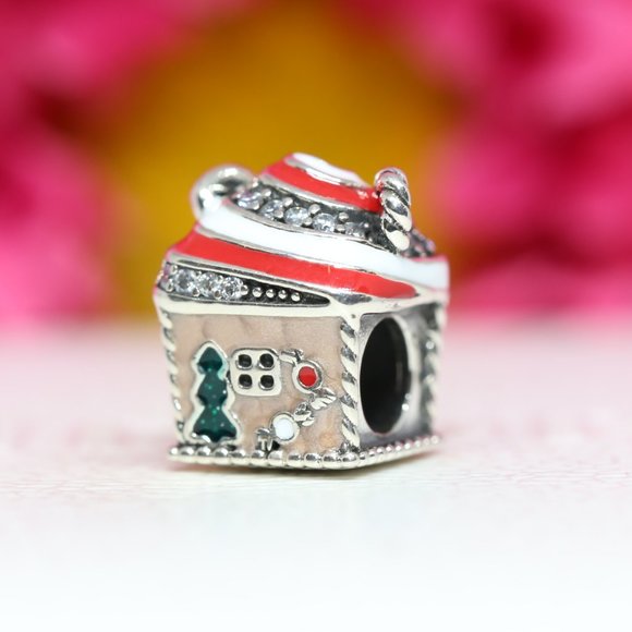 Pandora Festive Gingerbread House Charm 792363C01 - Picture 4 of 5